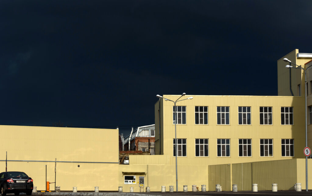 Before the storm / Avant l'orage / Перед грозой